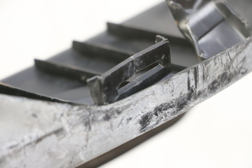 photo de REAR RIGHT FOOTREST KYMCO GRAND DINK 125 (2008 - 2014) - Zoom on usage condition