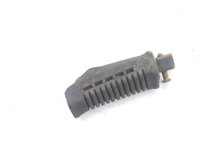 photo de REAR RIGHT FOOTREST SUZUKI GS GSE 500 (2001 - 2003) - Zoom on usage condition