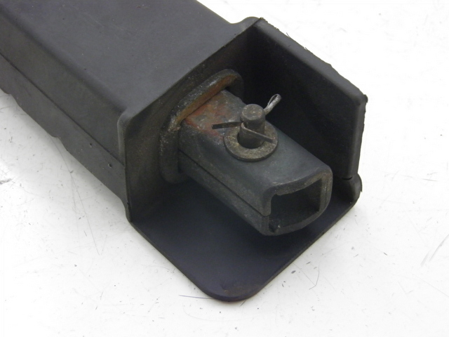 photo de REAR RIGHT FOOTREST HONDA FES PANTHEON 125 (2003 - 2007) - Component detail