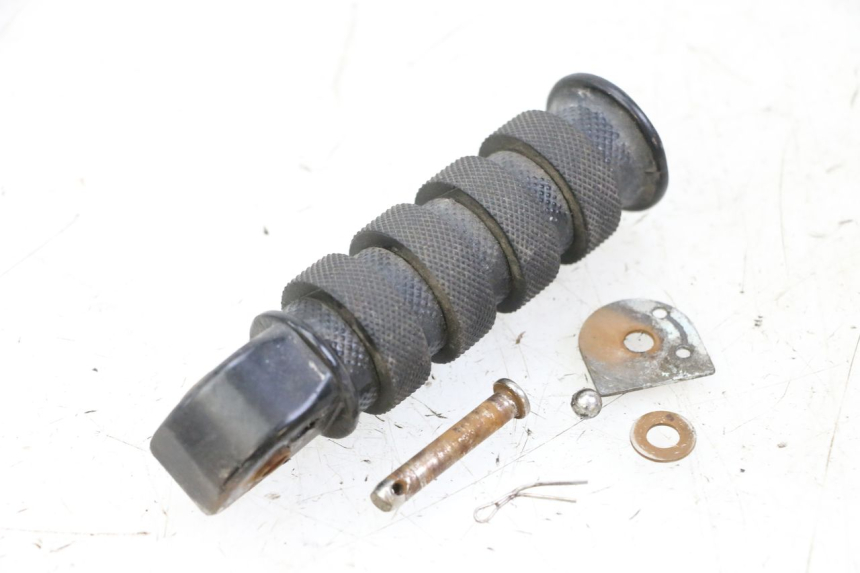 photo de REAR RIGHT FOOTREST KEEWAY K-LIGHT KLIGHT 125 (2018 - 2025) - Alternative perspective