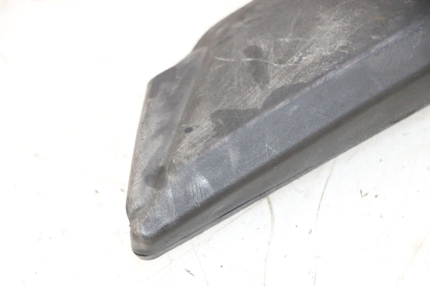 photo de RIGHT REAR FOOTREST PEUGEOT KISBEE 2T 50 (2010 - 2017) - Technical close-up