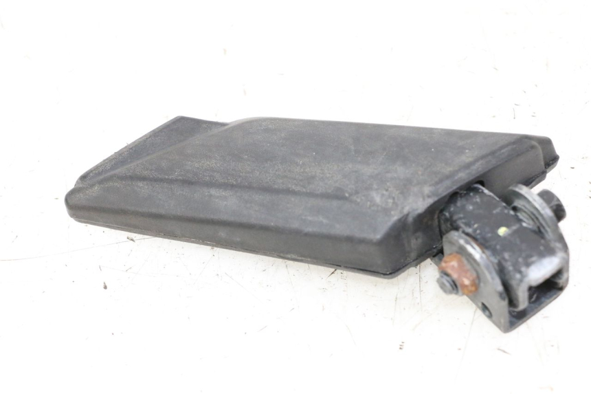 photo de REAR RIGHT FOOTREST PEUGEOT KISBEE 4T 50 (2018 - 2022) - Alternative perspective