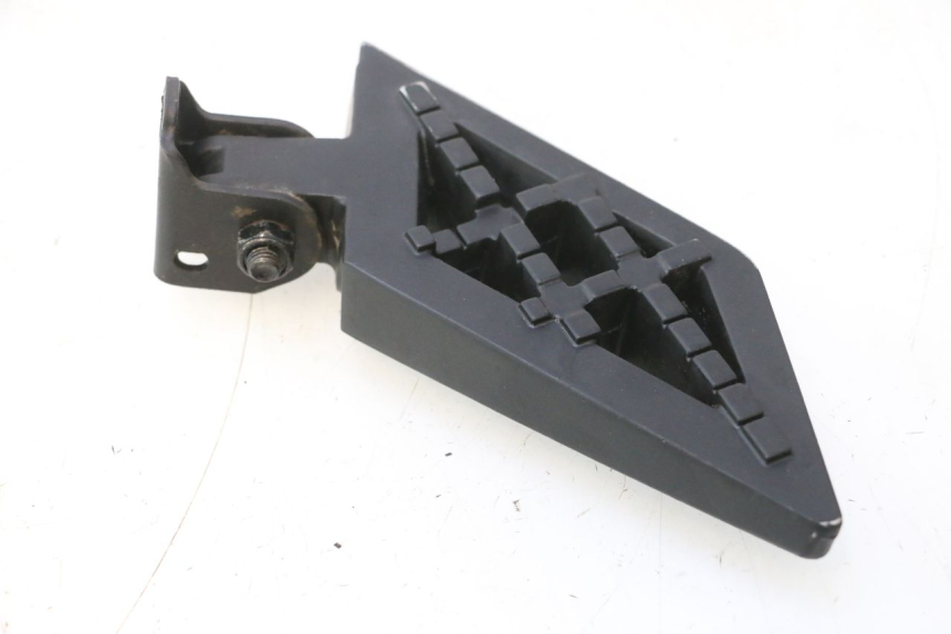 photo de REAR RIGHT FOOTREST PEUGEOT KISBEE 4T 50 (2023 - 2026) - Component detail