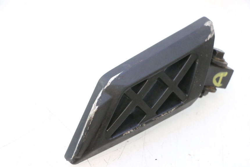 photo de REAR RIGHT FOOTREST PEUGEOT KISBEE 4T 50 (2023 - 2026) - Zoom on usage condition