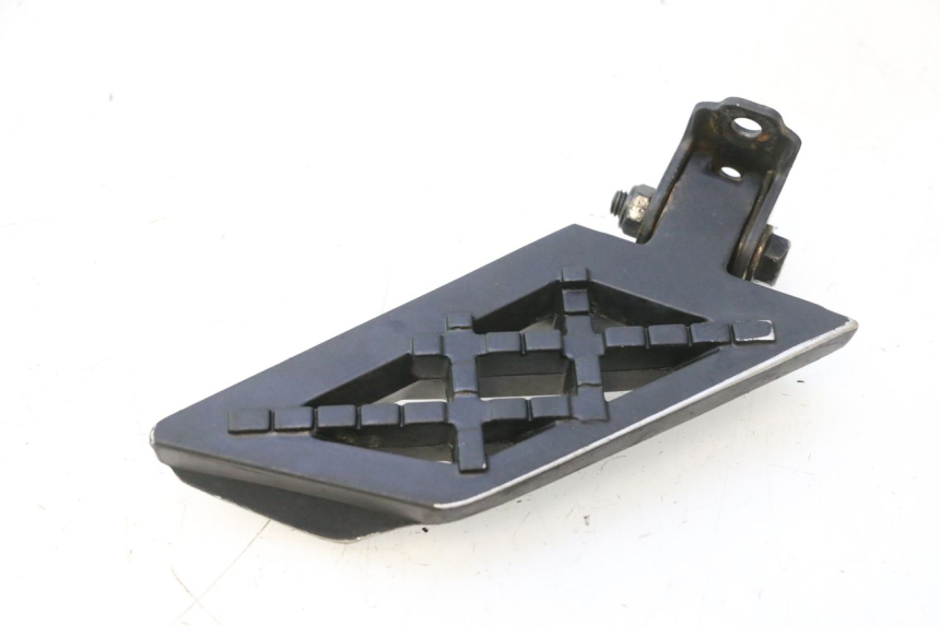 photo de REAR RIGHT FOOTREST PEUGEOT KISBEE 4T 50 (2023 - 2026) - Fixing points details