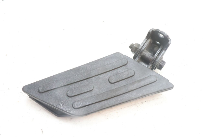 photo de RIGHT REAR FOOTREST PEUGEOT KISBEE 4T 50 (2010 - 2017) - Main view