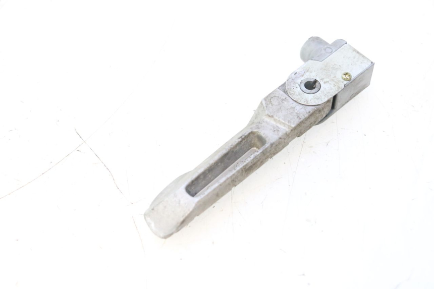 photo de REAR RIGHT FOOTREST KYMCO LIKE 125 (2009 - 2016) - Technical close-up