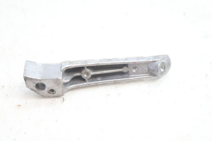 photo de REAR RIGHT FOOTREST MBK MACH G AC 50 (2002 - 2014) - Alternative perspective