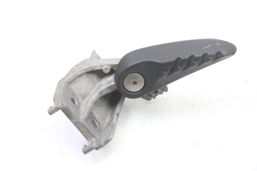 photo de REAR RIGHT FOOTREST MBK OVETTO ONE 2T 50 (2013 - 2017) - Zoom on usage condition