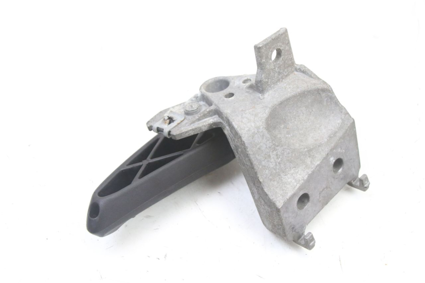 photo de REAR RIGHT FOOTREST MBK OVETTO ONE 2T 50 (2013 - 2017) - Technical close-up