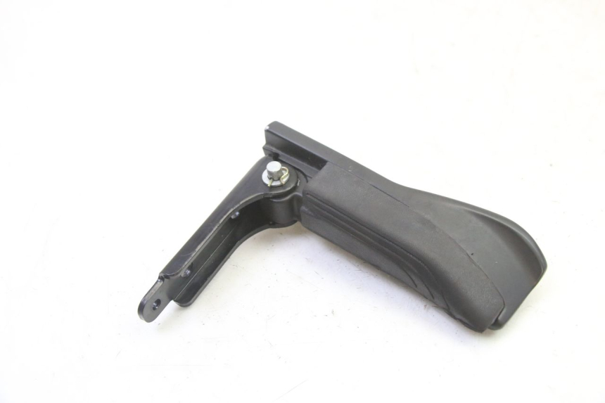 photo de REAR RIGHT FOOTREST PIAGGIO MP3 HPE 310 (2024 - 2025) - Component detail