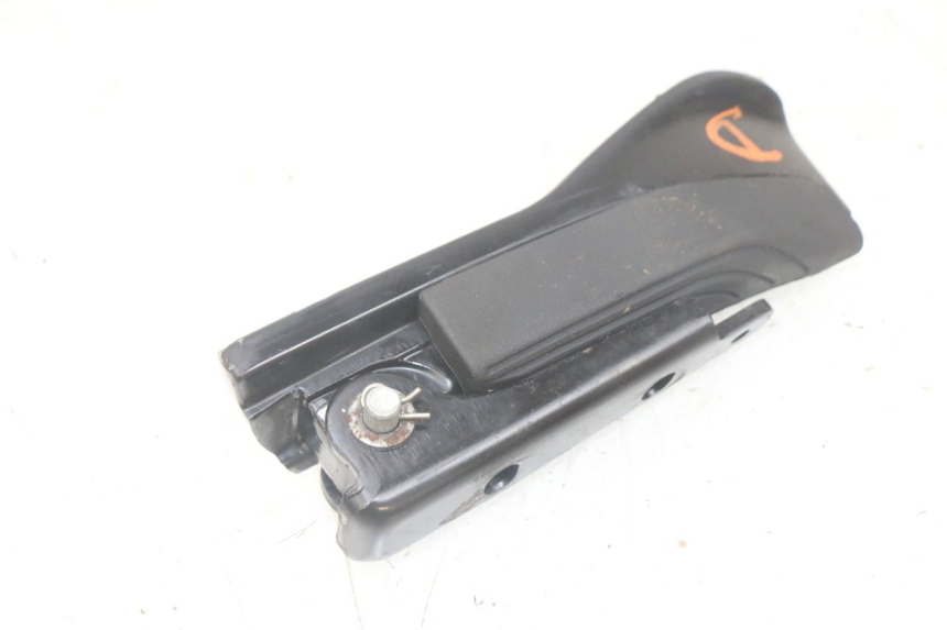 photo de REAR RIGHT FOOTREST PIAGGIO MP3 HPE 300 (2019 - 2026) - Component detail