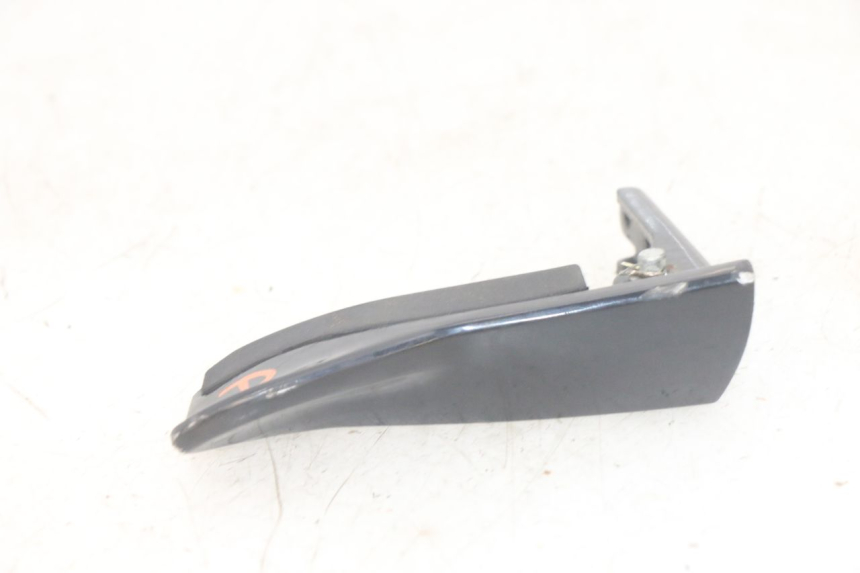 photo de REAR RIGHT FOOTREST PIAGGIO MP3 HPE 300 (2019 - 2026) - Zoom on usage condition