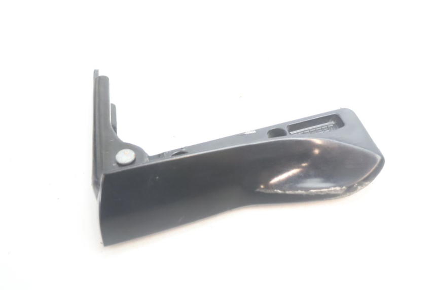 photo de REAR RIGHT FOOTREST PIAGGIO MP3 HPE 530 (2022 - 2026) - Zoom on usage condition