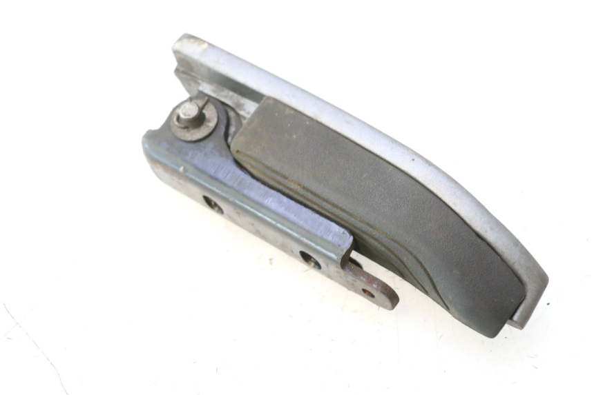 photo de REAR RIGHT FOOTREST PIAGGIO MP3 500 (2016 - 2018) - Component detail