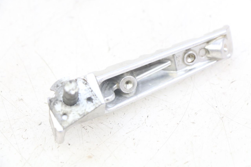 photo de RIGHT REAR FOOTREST YAMAHA MT ABS 125 (2014 - 2018) - Zoom on usage condition