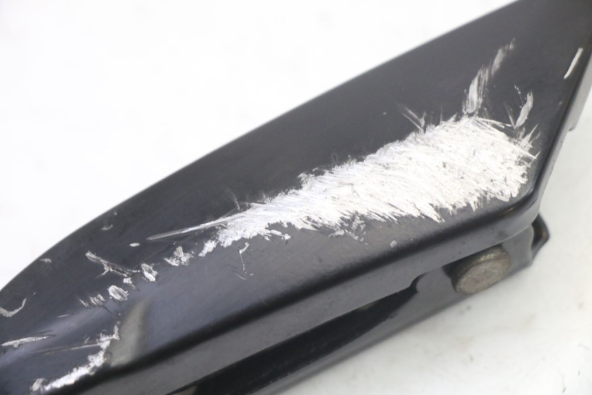 photo de REAR RIGHT FOOTREST PIAGGIO NEW TYPHOON 50 (2018 - 2021) - Technical close-up