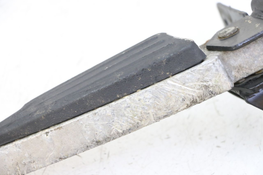 photo de RIGHT REAR FOOTREST PEUGEOT CITYSTAR 50 (2013 - 2017) - Technical close-up