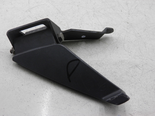 photo de REAR RIGHT FOOTREST PEUGEOT GEOPOLIS 250 (2006 - 2008) - Fixing points details