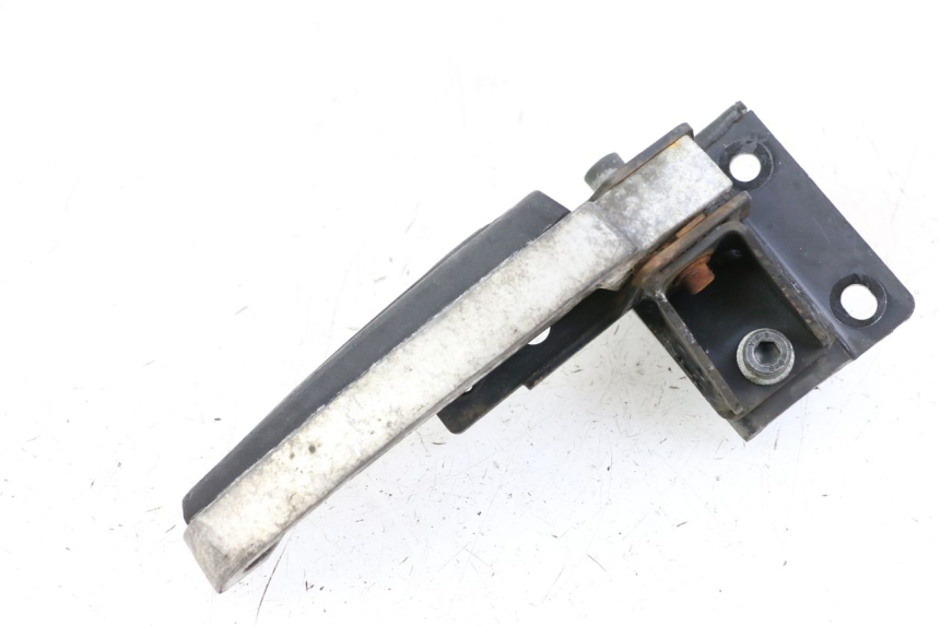 photo de REAR RIGHT FOOTREST PEUGEOT SATELIS 125 (2013 - 2018) - Alternative perspective