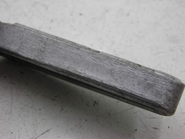 photo de REAR RIGHT FOOTREST PEUGEOT TWEET 125 (2010 - 2017) - Zoom on usage condition