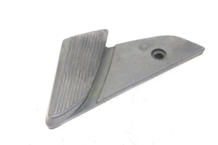 photo de REAR RIGHT FOOTREST PIAGGIO VESPA LX 150 (2005 - 2013) - Main view