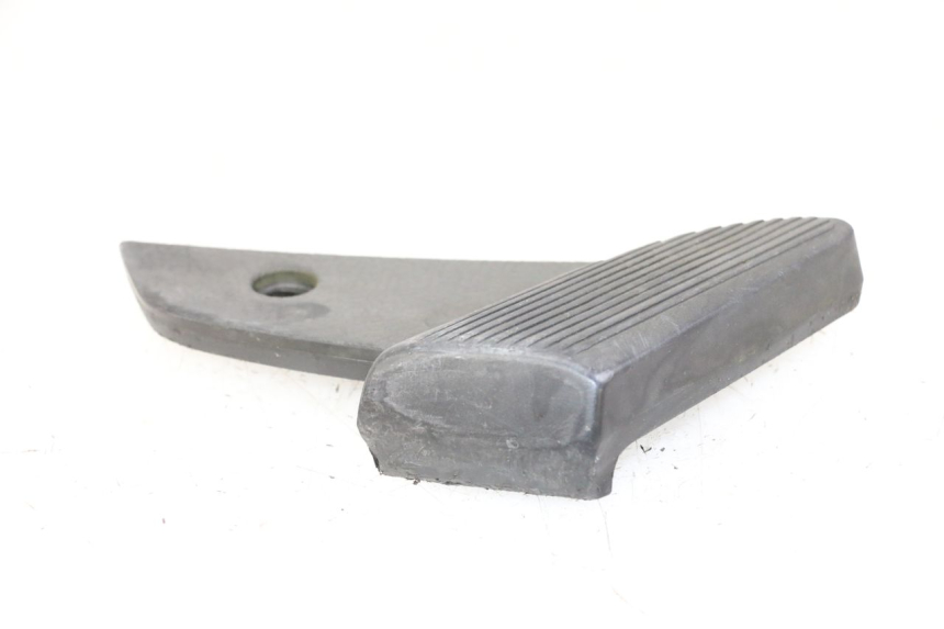 photo de REAR RIGHT FOOTREST PIAGGIO VESPA LX 150 (2005 - 2013) - Component detail