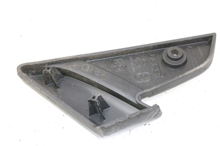 photo de REAR RIGHT FOOTREST PIAGGIO VESPA LX 150 (2005 - 2013) - Alternative perspective