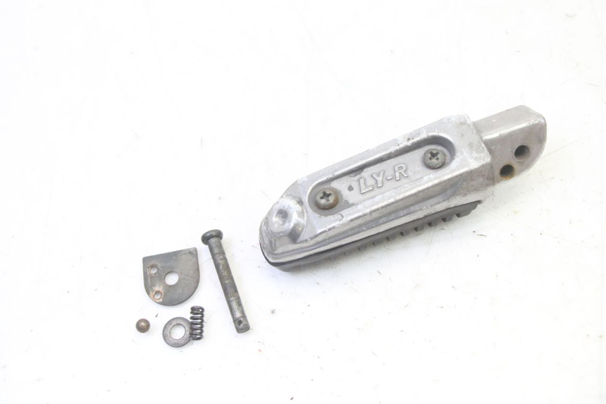 photo de REAR RIGHT FOOTREST MAG POWER R-STREET 50 (2016 - 2025) - Technical close-up