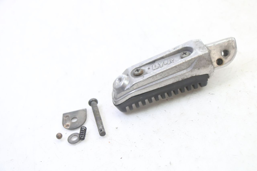 photo de REAR RIGHT FOOTREST MAG POWER R-STREET 50 (2016 - 2025) - Product overview