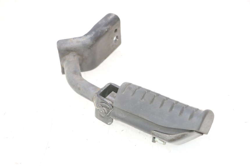 photo de REAR RIGHT FOOTREST DAELIM S2 125 (2006 - 2007) - Product overview