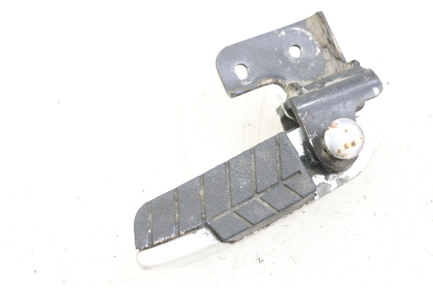 photo de REAR RIGHT FOOTREST DAELIM S3 125 (2010 - 2017) - Component detail