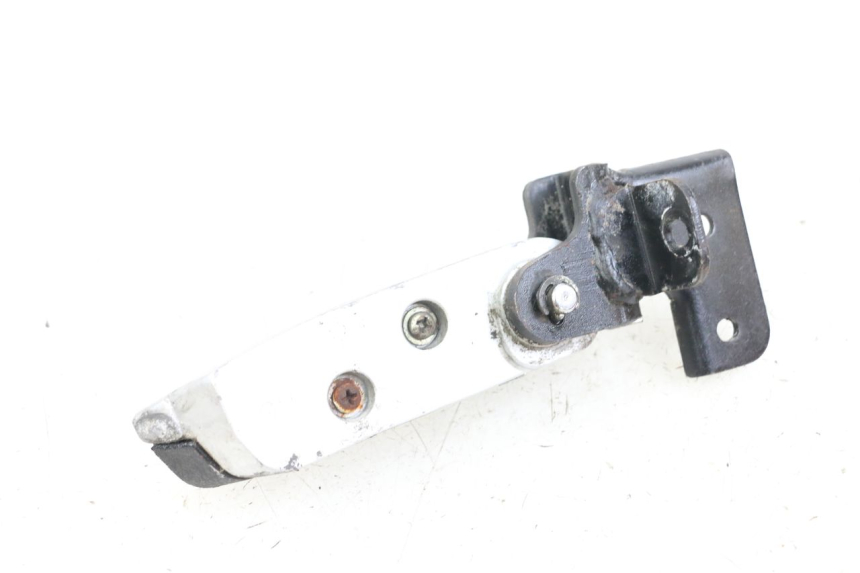 photo de REAR RIGHT FOOTREST DAELIM S3 125 (2010 - 2017) - Alternative perspective