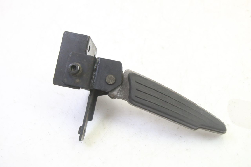 photo de REAR RIGHT FOOTREST PEUGEOT SATELIS 125 (2013 - 2018) - Alternative perspective