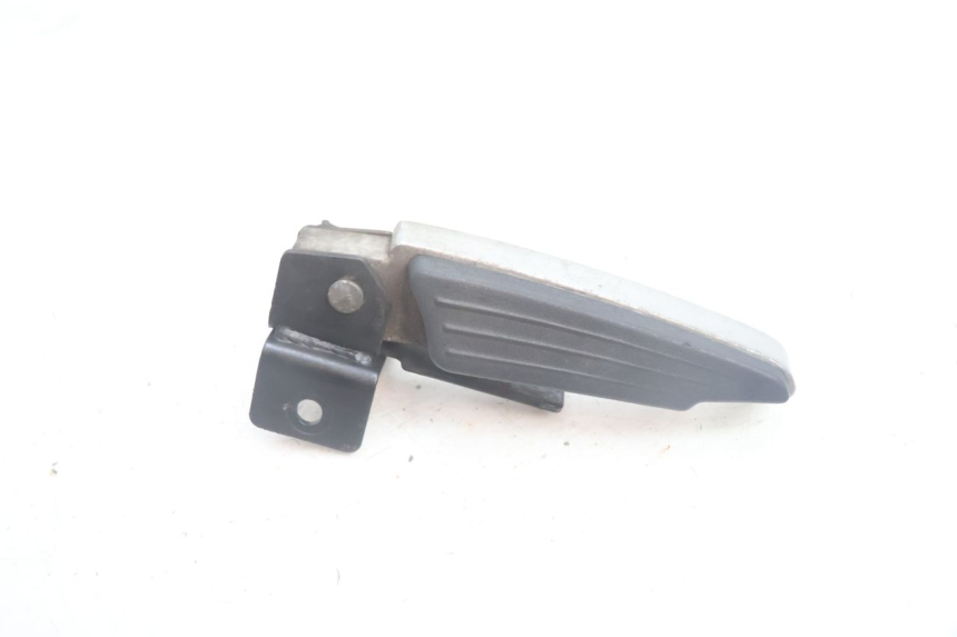 photo de REAR RIGHT FOOTREST PEUGEOT SATELIS 125 (2013 - 2018) - Technical close-up
