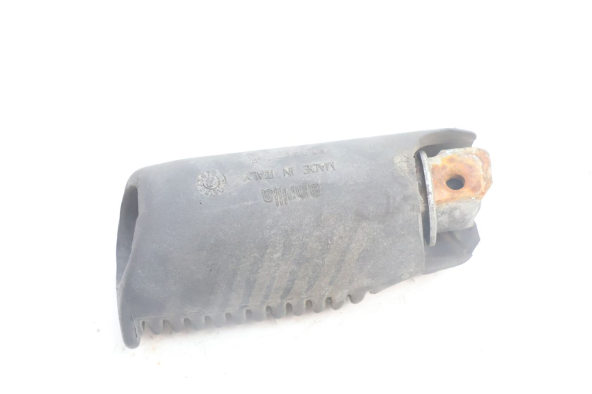 photo de REAR RIGHT FOOTREST APRILIA SCARABEO GT 125 (1999 - 2007) - Technical close-up