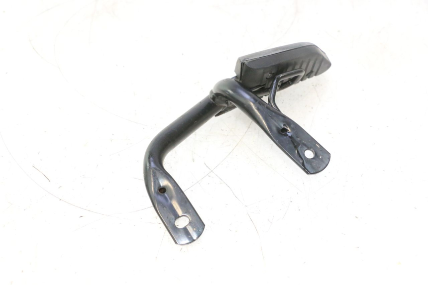 photo de REAR RIGHT FOOTREST HONDA SH 125 (2001 - 2003) - Technical close-up