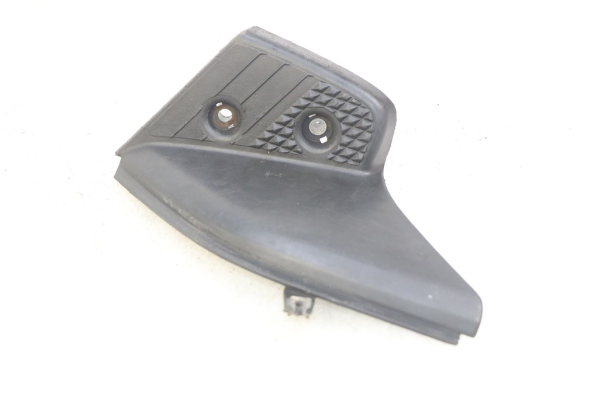 photo de RIGHT REAR FOOTREST YAMAHA SLIDER NAKED 50 (2004 - 2018) - Alternative perspective