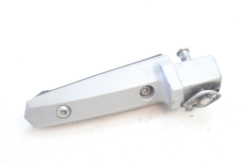 photo de REAR RIGHT FOOTREST CAN-AM SPYDER RS 1000 (2008 - 2012) - Alternative perspective