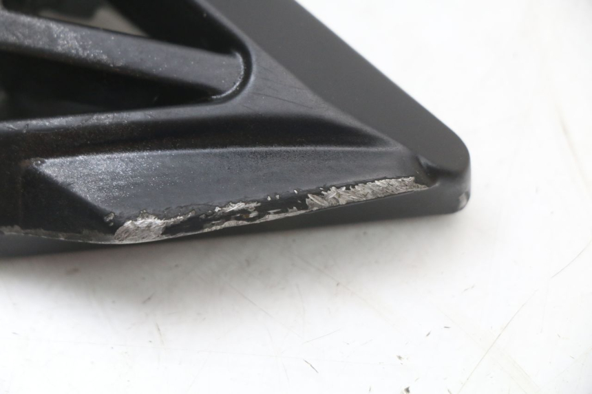 photo de REAR RIGHT FOOTREST PEUGEOT STREETZONE I 2T 50 (2018 - 2020) - Technical close-up