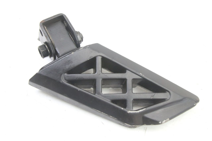 photo de REAR RIGHT FOOTREST PEUGEOT STREETZONE I 2T 50 (2018 - 2020) - Zoom on usage condition