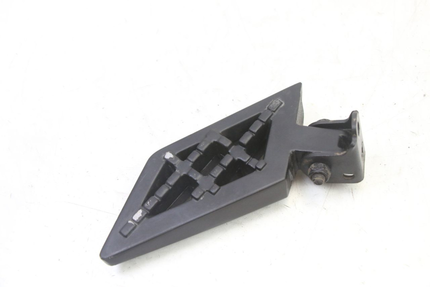 photo de REAR RIGHT FOOTREST PEUGEOT STREETZONE I NAKED 2T 50 (2018 - 2020) - Zoom on usage condition