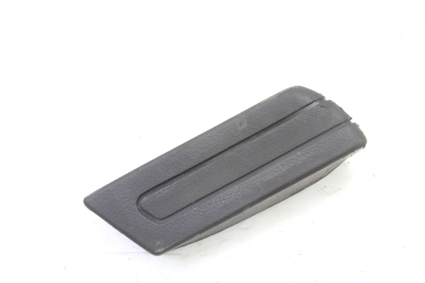 photo de REAR RIGHT FOOTREST PIAGGIO SUPER LX 125 (2000 - 2003) - Main view