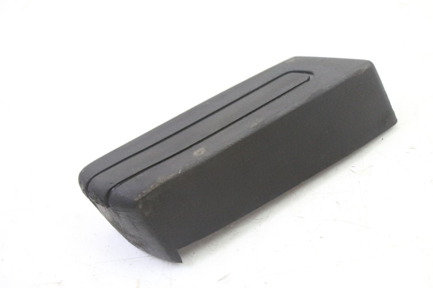 photo de REAR RIGHT FOOTREST PIAGGIO SUPER LX 125 (2000 - 2003) - Zoom on usage condition