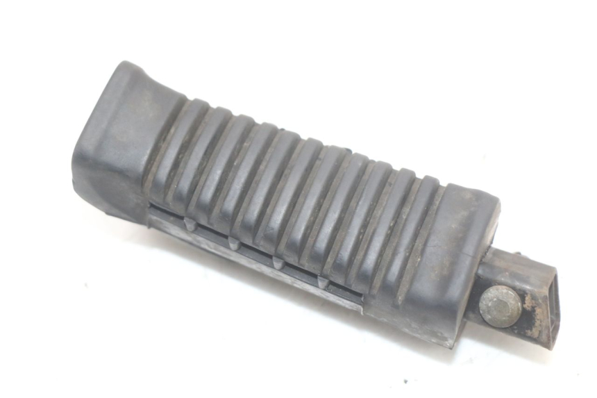 photo de REAR RIGHT FOOTREST SUZUKI GS F 500 (2004 - 2007) - Component detail