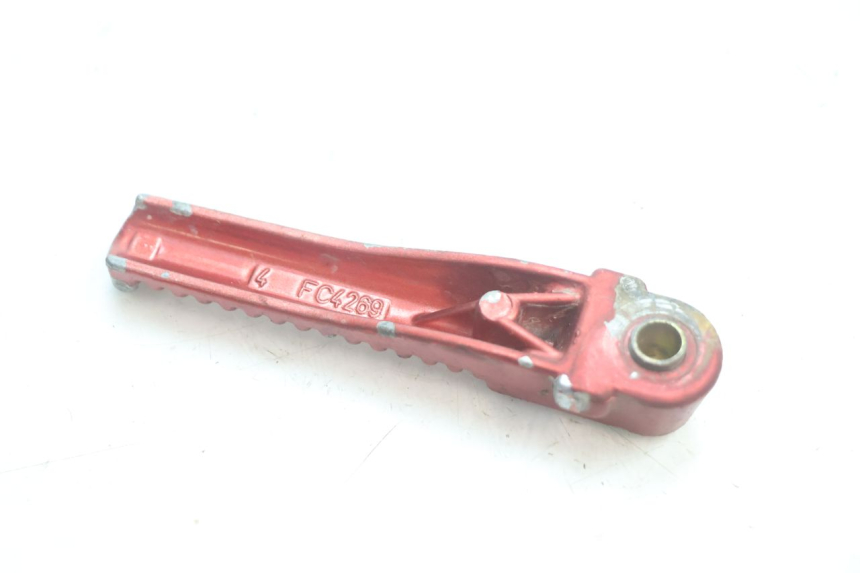 photo de REAR RIGHT FOOTREST PEUGEOT TKR TREKKER FURIOUS 50 (2005 - 2014) - Alternative perspective