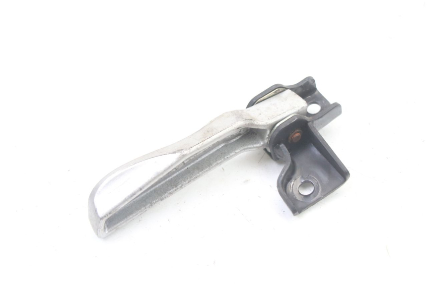 photo de REAR RIGHT FOOTREST PEUGEOT TWEET 4T 50 (2018 - 2022) - Zoom on usage condition