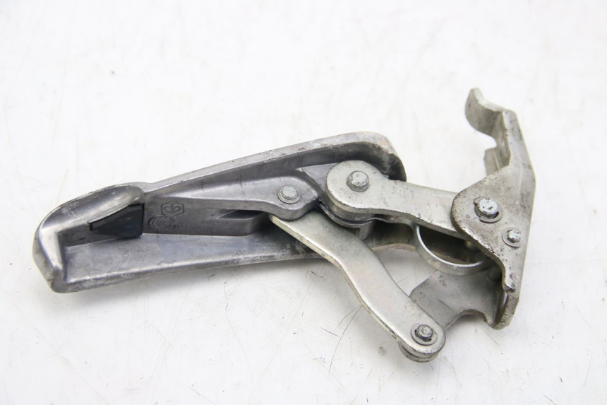 photo de RIGHT REAR FOOTPEG PIAGGIO VESPA GTS SUPER IE 125 (2009 - 2016) - Zoom on usage condition