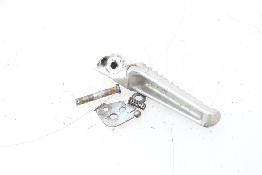 photo de REAR RIGHT FOOTREST HONDA VFR FI RC46 800 (1998 - 2001) - Zoom on usage condition