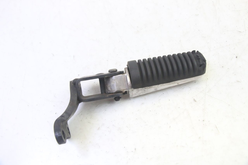photo de REAR RIGHT FOOTREST YAMAHA X-MAX XMAX 250 (2006 - 2009) - Component detail